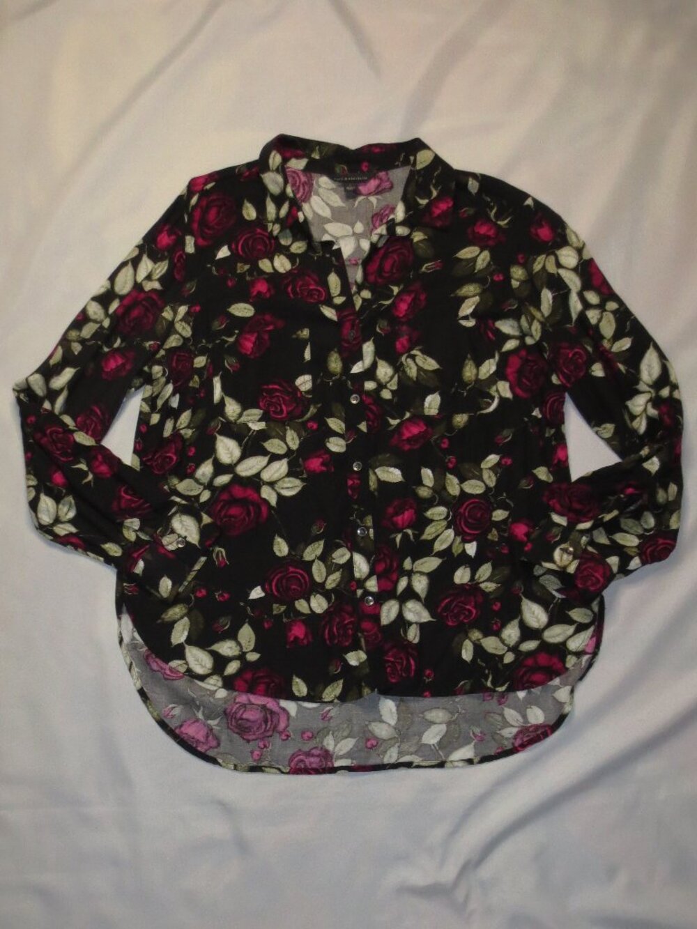 ROCK & REPUBLIC womens BLOUSE black FLORAL pink V-neck top SHIRT rose SIZE L